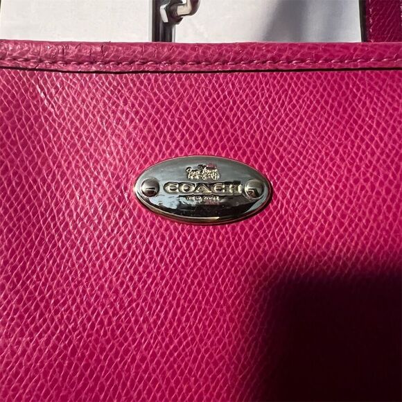 Coach Women's Raspberry Pebbled Leather Tote Bag Large Gold Hardware - Picture 3 of 16
